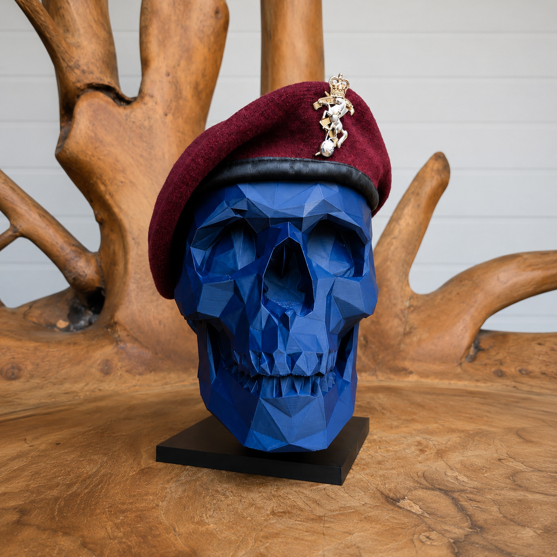 Beret Holder Skull with Stand